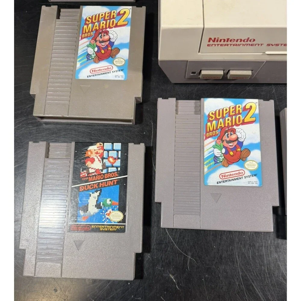 Nintendo Entertainment System NES-001 Console 1985 w/ 6 Games, Controller & Gun